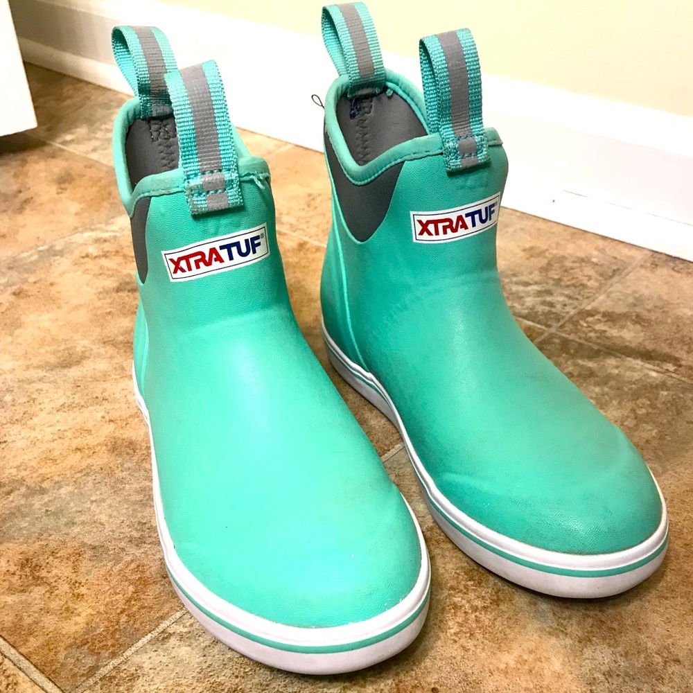 Teal women’s xtratuf boots, size 6